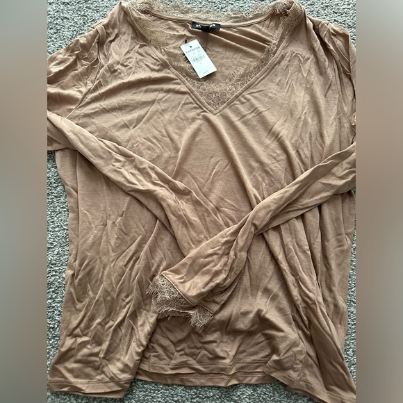 NWT Beige Cotton Top with Lace Detail - Picture 1 of 3